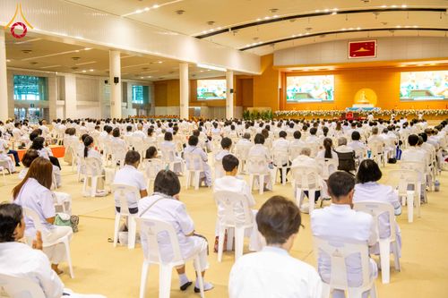 ภาพ No.325659:วันที่ 26 เมษายน พ.ศ.2569 กิจกรรมงานบุญวันอาทิตย์ สาธุชนปฏิบัติธรรมร่วมกัน ณ ห้องแก้วสารพัด 1 วัดพระธรรมกาย ปทุมธานี