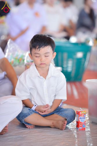 ภาพ No.320711:วันที่ 11 เมษายน พ.ศ.2569 พิธีตักบาตรฉลองสามเณรใหม่ โครงการบรรพชาสามเณรกล้าตะวัน ณ มหารัตนวิหาคด คอร์ 25 ชั้น 2 วัดพระธรรมกาย