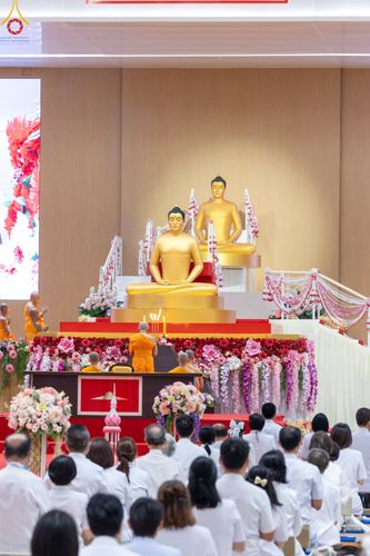 ภาพ No.84667:พิธีบรรจุพระบรมสารีริกธาตุภายในเกตุดอกบัวตูม องค์พระประธาน ณ ห้องแก้วสารพัดนึก 2 วัดพระธรรมกาย ในวันอาสาฬหบูชา อังคารที่ 1 สิงหาคม พ.ศ.2566