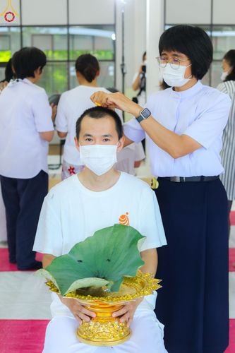ภาพ No.83235:พิธีตัดปอยผมและปลงผม ในโครงการบรรพชาอุปสมบทหมู่ ธรรมทายาทนานาชาติ (ภาคภาษาจีน) รุ่นที่ 18 ณ วัดพระธรรมกาย วันเสาร์ที่ 8 กรกฎาคม พ.ศ.2566