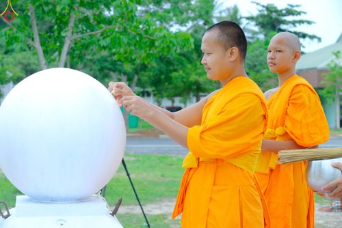 ภาพ No.83294:พิธีถวายสังฆทานคณะสงฆ์ 85 รูป  และพิธีทอดผ้าป่ายกช่อฟ้าดวงแก้ว มหาวิหารหลวงปู่  วันอาทิตย์ที่ 18 มิถุนายน 2566 ณ ศูนย์ปฏิบัติธรรมภาคใต้ อ.บางกล่ำ จ.สงขลา