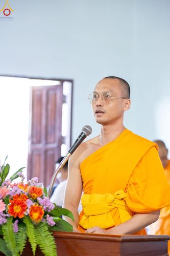 ภาพ No.83164:พิธีถวายสังฆทาน 323 วัด 4 จังหวัดชายแดนภาคใต้ ปีที่ 19 ครั้งที่ 163 พิธีมอบกองทุนหนุนแรงใจช่วยครูใต้ ปีที่ 16 ครั้งที่ 128  และพิธีทำบุญอุทิศส่วนกุศลให้ผู้วายชนม์ ในวันเสาร์ที่ 8 กรกฎาคม พ.ศ. 2566 ณ หอประชุม อาคารพระสุทธิสมณวัตรานุสรณ์   วัดมุจลินทวาปีวิ