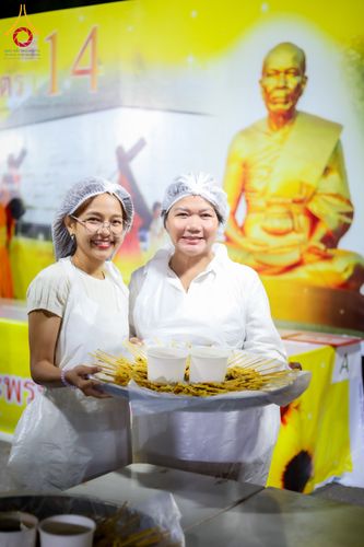 ภาพ No.288001:วันที่ 4 มกราคม พ.ศ. 2569 พิธีถวายภัตตาหารเป็นสังฆทาน แด่พระธรรมยาตรา ในโครงการธรรมยาตรา กตัญญูบูชา มหาปูชนียาจารย์ พระมงคลเทพมุนี(สด จนฺทสโร) พระผู้ปราบมาร อนุสรณ์สถาน 7 แห่ง ปีที่ 14 ณ อนุสรณ์สถานมหาวิหารพระมงคลเทพมุนี (โลตัสแลนด์) อ.สองพี่น้อง จ.สุพรร