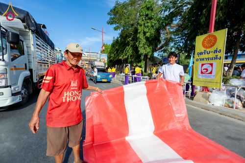 ภาพ No.314033:วันอาทิตย์ที่ 14 มีนาคม พ.ศ. 2569 ทำบุญเมืองหาดใหญ่ตักบาตรพระ 1,109 รูป เติมบุญใหญ่ หลังวิกฤตมหาอุทกภัย ณ ซุ้มประตูไชน่าทาวน์ ถนนศุภสารรังสรรค์ อ.หาดใหญ่ จ.สงขลา