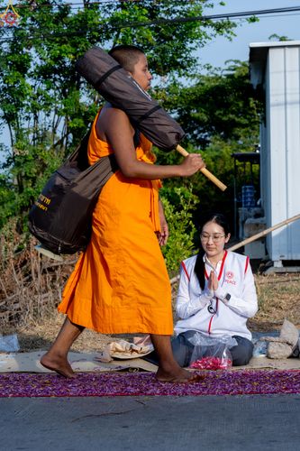 ภาพ No.296294:ภาพเบื้องหลังอาสาสมัครรวมใจ ชุดที่ 2 ในโครงการธรรมยาตรา กตัญญูบูชา มหาปูชนียาจารย์ พระมงคลเทพมุนี(สด จนฺทสโร) พระผู้ปราบมาร อนุสรณ์สถาน 7 แห่ง ปีที่ 14