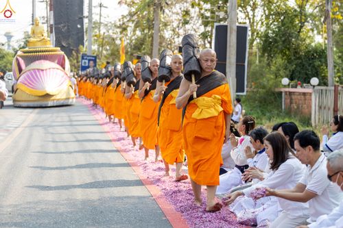 ภาพ No.299476:วันที่ 18 มกราคม พ.ศ. 2569 พิธีต้อนรับพระธรรมยาตรา ณ อนุสรณ์สถานลำดับที่ 5 สถานที่เผยแผ่วิชชาธรรมกายครั้งแรก อนุสรณ์สถานบางปลา วัดบางปลา อำเภอบางเลน จังหวัดนครปฐม ในโครงการธรรมยาตรา กตัญญูบูชา มหาปูชนียาจารย์ พระมงคลเทพมุนี(สด จนฺทสโร) พระผู้ปราบมาร อนุส