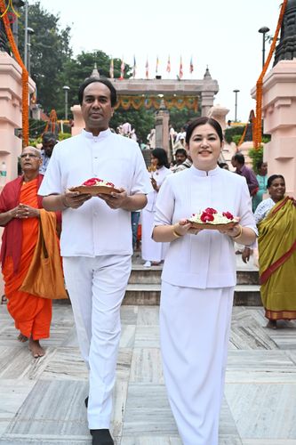 ภาพ No.284078:วันที่ ๔ พฤศจิกายน พุทธศักราช ๒๕๖๘ กฐินสมทบวัดต่างประเทศ โดยคณะศิษยานุศิษย์ บูชาธรรม 81 ปี หลวงพ่อธัมมชโย ณ วัดมหาโพธิ์ เมืองพุทธคยา ประเทศอินเดีย