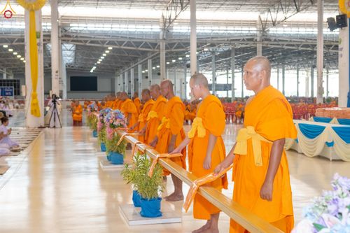 ภาพ No.318612:วันอาทิตย์ต้นเดือนที่ 5 เมษายน พ.ศ.2569 พิธีทอดผ้าป่าสมทบมหาสังฆทาน 40,000 กว่าวัดทั่วประเทศ ณ สภาธรรมกายสากล วัดพระธรรมกาย