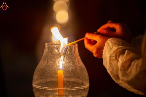 ภาพ No.192792:พิธีจุดประทีปถวายเป็นพุทธบูชา และบูชาธรรมมหาปูชนียาจารย์ ณ อนุสรณ์สถานคลองบางนางแท่น อ.สามพราน จ.นครปฐม ในโครงการธรรมยาตรา กตัญญูบูชา มหาปูชนียาจารย์ พระมงคลเทพมุนี(สด จนฺทสโร) พระผู้ปราบมาร อนุสรณ์สถาน 7 แห่ง ปีที่ 13 วันที่ 10 มกราคม พ.ศ. 2568