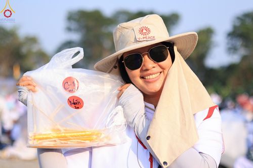 ภาพ No.112608:V.11 สามารถ การเตรียมงาน เก็บงาน การรับบุญของเจ้าหน้าที่หน่วยงานต่างๆ เพื่อโครงการธรรมยาตรา กตัญญูบูชา มหาปูชนียาจารย์ พระมงคลเทพมุนี (สด จนฺทสโร) พระผู้ปราบมาร อนุสรณ์สถาน 7 แห่ง ปีที่ 12 ระหว่างวันที่ 2 - 31 มกราคม พ.ศ.2567