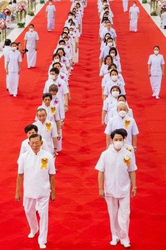 ภาพ No.86995:พิธีตักบาตร , พิธีบูชาข้าวพระ , พิธีจุดเทียนใจ ไฟนิรันดร์ อนันตชัย ในวันอาทิตย์ต้นเดือน 3 กันยายน พ.ศ. 2566 ณ วัดพระธรรมกาย