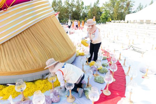 ภาพ No.110148:V.8 พลังทีม การเตรียมงาน เก็บงาน การรับบุญของเจ้าหน้าที่หน่วยงานต่างๆ เพื่อโครงการธรรมยาตรา กตัญญูบูชามหาปูชนียาจารย์ พระมงคลเทพมุนี (สด จนฺทสโร) พระผู้ปราบมาร อนุสรณ์สถาน 7 แห่ง ปีที่ 12 ระหว่างวันที่ 2 - 31 มกราคม พ.ศ.2567