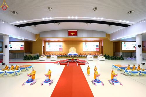 ภาพ No.178125:พิธีทอดผ้าป่าต้นสมบัติจักรพรรดิ ในวันอาทิตย์ที่ 1 ธันวาคม พ.ศ. 2567 ณ สภาธรรมกายสากล วัดพระธรรมกาย