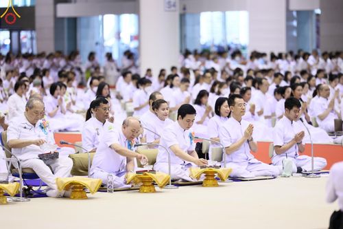ภาพ No.150252:พิธีทอดผ้าป่าสมทบกฐินวัดพระธรรมกาย และสมทบกฐิน 30,000 วัดทั่วไทย ครั้งที่ 1 เนื่องในวันธรรมชัย 27 สิงหาคม พ.ศ.2567 ณ สภาธรรมกายสากล วัดพระธรรมกาย