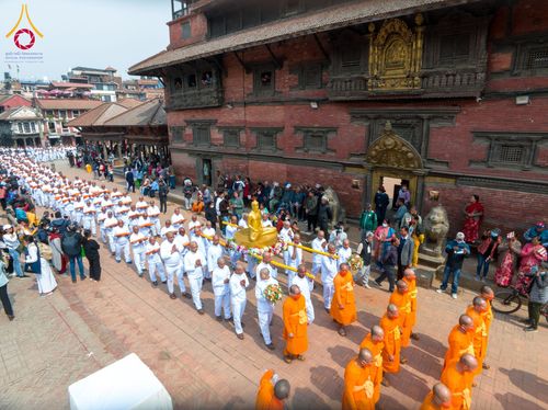 ภาพ No.129867:พิธีตัดปอยผมและแห่นาคธรรมทายาท ในโครงการบรรพชา 1,250 รูป ณ แดนประสูติ สวนลุมพินี ประเทศเนปาล วันที่ 2 มีนาคม พ.ศ. 2567