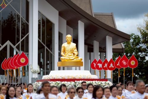 ภาพ No.239331:วันอาทิตย์ที่ 17 สิงหาคม พ.ศ. 2568 พิธีอัญเชิญรูปเหมือนพระมงคลเทพมุนี (สด จันทสโร) ณ ศาลากลางจังหวัดเลย ถึงลานพญานาค สวนสาธารณะกุดป่อง อ.เมือง จ.เลย