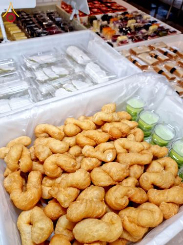 ภาพ No.203828:พิธีถวายภัตตาหารเป็นสังฆทาน แด่พระธรรมยาตรา ณ วัดพระธรรมกาย ตำบลคลองสาม อำเภอคลองหลวง จังหวัดปทุมธานี ในโครงการธรรมยาตรา กตัญญูบูชา มหาปูชนียาจารย์ พระมงคลเทพมุนี(สด จนฺทสโร) พระผู้ปราบมาร อนุสรณ์สถาน 7 แห่ง ปีที่ 13 วันที่ 30 มกราคม พ.ศ. 2568