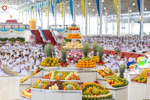 ภาพ No.151319:พิธีบูชาข้าวพระ ในวันอาทิตย์ต้นเดือน วันที่ 1 กันยายน พ.ศ. 2567 ณ สภาธรรมกายสากล วัดพระธรรมกาย