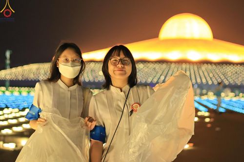 ภาพ No.58382:V.41 เทหมดใจ  ลุยต่อไป ร้อยซาวปี การเตรียมงาน การปฏิบัติงาน และการเก็บงาน ของเจ้าหน้าที่หน่วยงานต่างๆ เพื่อพิธีฉลองอายุวัฒนมงคล 80 ปี หลวงพ่อธัมมชโย และรับถวายมหาสังฆทาน 10,000 กว่าวัดทั่วประเทศ ในวันคุ้มครองโลก จันทร์ที่ 22 เมษายน พ.ศ. 2567