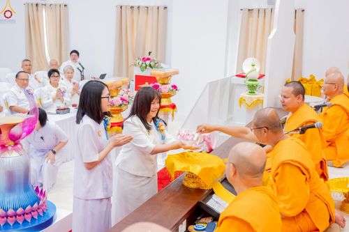 ภาพ No.234756:วันอาทิตย์ที่ 20 กรกฎาคม  พ.ศ.2568 พิธีทอดผ้าป่าภาคพื้นอเมริกา พิธีเจริญพระพุทธมนต์ ฉลองอาคารแก้วธรรมชัยรัตนอนันต์ วัดพระธรรมกายเทนเนสซี ประเทศสหรัฐอเมริกา