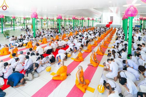 ภาพ No.141489:พิธีบรรพชาอุปสมบท โครงการอุปสมบทหมู่รุ่นผู้บริหาร รุ่นที่ 14 โครงการอุปสมบทหมู่ธรรมทายาท ระดับอุดมศึกษา รุ่นที่ 51 ภาคฤดูฝน ณ โบสถ์พระไตรปิฎก วัดพระธรรมกาย ในวันเสาร์ที่ 15 มิถุนายน พ.ศ. 2567