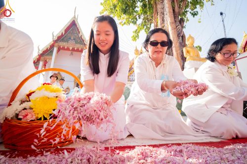 ภาพ No.110544:พิธีต้อนรับพระธรรมยาตรา ในโครงการธรรมยาตรากตัญญูบูชา มหาปูชนียาจารย์ พระมงคลเทพมุนี(สด จนฺทสโร) พระผู้ปราบมาร อนุสรณ์สถาน 7 แห่ง ปีที่ 12 วันที่ 11 มกราคม พ.ศ. 2567 ณ อนุสรณ์สถานลำดับที่ 3 สถานที่เกิดใหม่ในเพศสมณะ วัดสองพี่น้อง จ.สุพรรณบุรี