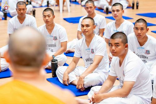 ภาพ No.341081:วันที่ 26 กรกฎาคม พ.ศ. 2569 โครงการพัฒนาคุณธรรม จริยธรรม สำหรับนักเรียนนายสิบตำรวจ (นสต.) รุ่นที่ 17 ศูนย์ฝึกอบรมตำรวจภูธรภาค 1 ได้จัดกิจกรรม ตักบาตรเพื่อน้อมอุทิศถวายเพื่อเป็นพระราชกุศลฯ  และปฏิบัติธรรม ติวธรรมมะ ณ ศูนย์ปฏิบัติธรรมเวิล์ดพีช วัลเล่ย์ (Wo