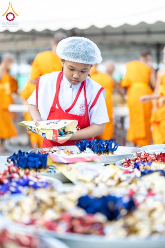 ภาพ No.301796:วันที่ 24 มกราคม พ.ศ. 2569 พิธีถวายภัตตาหารเป็นสังฆทาน แด่พระธรรมยาตรา ณ อนุสรณ์สถานบางปลา วัดบางปลา อำเภอบางเลน จังหวัดนครปฐม ในโครงการธรรมยาตรา กตัญญูบูชา มหาปูชนียาจารย์ พระมงคลเทพมุนี(สด จนฺทสโร) พระผู้ปราบมาร อนุสรณ์สถาน 7 แห่ง ปีที่ 14