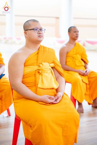 ภาพ No.350172:วันที่ 17-18 กันยายน พ.ศ. 2569 โครงการบรรพชาพัฒนาคุณธรรม จริยธรรม สำหรับนักเรียนนายสิบตำรวจ (นสต.) รุ่นที่ 16 ศูนย์ฝึกอบรมตำรวจภูธรภาค 1  ได้จัดกิจกรรม ณ สภาธรรมกายสากล ห้องแก้ว2