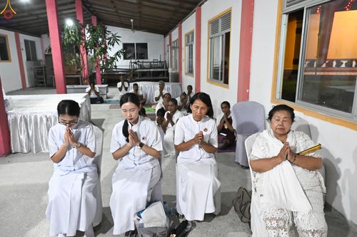 ภาพ No.278889:วันที่ 1 พฤศจิกายน  2568 กฐินสมทบวัดต่างประเทศ โดยคณะศิษยานุศิษย์ บูชาธรรม 81 ปี หลวงพ่อธัมมชโย กฐินช้างศรีลังกา  ณ วัดสุวรรณวิหาร เขตอาวิซาเวรี ประเทศศรีลังกา