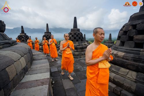 ภาพ No.280083:วันที่ 31 ธันวาคม พ.ศ. 2568 เดินธรรมยาตราที่บรมพุทธโธ อินโดนีเซีย