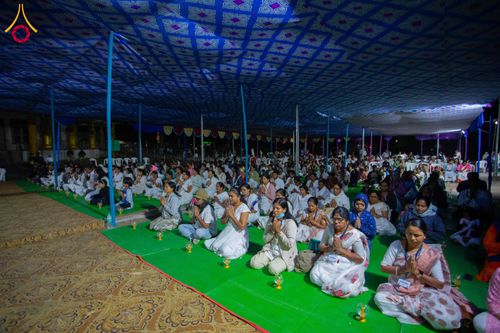 ภาพ No.283782:วันที่ 6-7 ธันวาคม พ.ศ. 2568  พิธีรับมอบหนังสือแสดงเจตจำนงถวายสิทธิครอบครองและใช้ประโยชน์วัดสันติวัน เมืองนาคปูร์  พิธีจุดโคมประทีปถวายเป็นพุทธบูชา และอุทิศบุญกุศลแด่ ดร.บี.อาร์. อัมเบดการ์  พิธีบูชาข้าวพระถ่ายทอดสดจากประเทศไทย