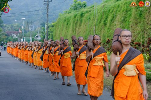 ภาพ No.280046:วันที่ 31 ธันวาคม พ.ศ. 2568 เดินธรรมยาตราที่บรมพุทธโธ อินโดนีเซีย