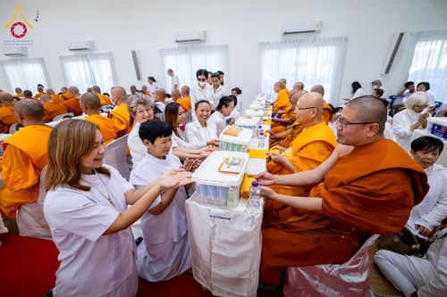 ภาพ No.290347:วันอังคารที่ 6 มกราคม พ.ศ. 2569 พิธีเจริญพุทธมนต์ ปฏิบัติธรรม มอบทุนการศึกษา ถวายสังฆทาน 142 วัด ณ ศูนย์ปฏิบัติธรรมพระมงคลเทพมุนี อ.สองพี่น้อง จ.สุพรรณบุรี