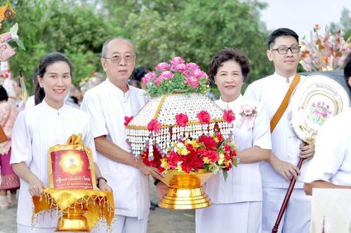 ภาพ No.284414:วันอาทิตย์ที่ 19 ตุลาคม 2568 พิธีทอดกฐินสามัคคีทั่วไทย โดยคณะศิษยานุศิษย์ บูชาธรรม 81 ปี หลวงพ่อธัมมชโย ณ วัดเอนกพิมพรประชานาถ อ.เมือง จ.สมุทรสงคราม