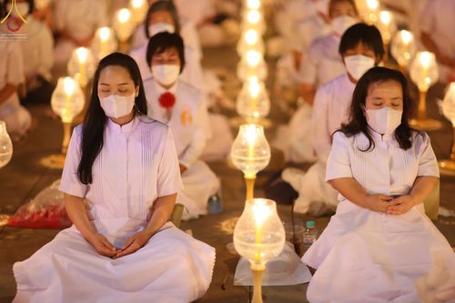 ภาพ No.75293:พิธีจุดประทีปถวายเป็นพุทธบูชา และบูชาธรรมมหาปูชนียาจารย์ ในโครงการธรรมยาตรากตัญญูบูชา มหาปูชนียาจารย์ พระมงคลเทพมุนี(สด จนฺทสโร) พระผู้ปราบมาร ปีที่ 11 ณ อนุสรณ์สถานลำดับที่ 7 สถานที่ขยายวิชชาธรรมกาย วัดพระธรรมกาย จ.ปทุมธานี วันที่ 31 มกราคม พ.ศ. 2566