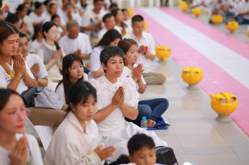 ภาพ No.320196:วันเสาร์ที่ 4 เมษายน 2569 พิธีตัดปอยผม ขอขมาผู้ปกครอง  มอบบาตร-ผ้าไตร และพิธีบรรพชาสามเณร 87 รูป  ณ ศูนย์ปฏิบัติธรรมระยอง(บ้านช่องลม)  ต.บางบุตร อ.บ้านค่าย จ.ระยอง