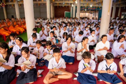 ภาพ No.301248:วันที่ 22 มกราคม พ.ศ. 2569 พิธีทอดผ้าป่าทำนุบำรุงศาสนสถาน ณ วัดใหม่พิบูลย์ผล อ.สองพี่น้อง จ.สุพรรณบุรี ในโครงการธรรมยาตรา กตัญญูบูชา มหาปูชนียาจารย์ พระมงคลเทพมุนี(สด จนฺทสโร) พระผู้ปราบมาร อนุสรณ์สถาน 7 แห่ง ปีที่ 14