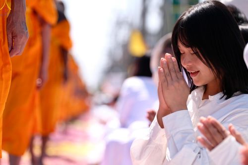 ภาพ No.304223:วันที่ 25 มกราคม พ.ศ. 2569 พิธีต้อนรับพระธรรมยาตรา  รร.สามัคคีราษฏร์บำรุง-วัดพระธรรมกาย ในโครงการธรรมยาตรา กตัญญูบูชา มหาปูชนียาจารย์ พระมงคลเทพมุนี(สด จนฺทสโร) พระผู้ปราบมาร อนุสรณ์สถาน 7 แห่ง ปีที่ 14