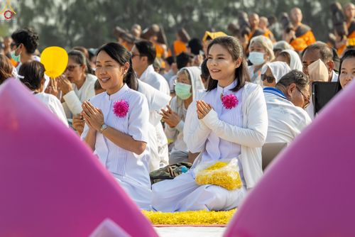 ภาพ No.299645:วันที่ 18 มกราคม พ.ศ. 2569 พิธีต้อนรับพระธรรมยาตรา (ภาพชุดที่ 2) ณ อนุสรณ์สถานลำดับที่ 5  สถานที่เผยแผ่วิชชาธรรมกายครั้งแรก อนุสรณ์สถานบางปลา วัดบางปลา อำเภอบางเลน จังหวัดนครปฐม ในโครงการธรรมยาตรา กตัญญูบูชา มหาปูชนียาจารย์ พระมงคลเทพมุนี(สด จนฺทสโร) พระ