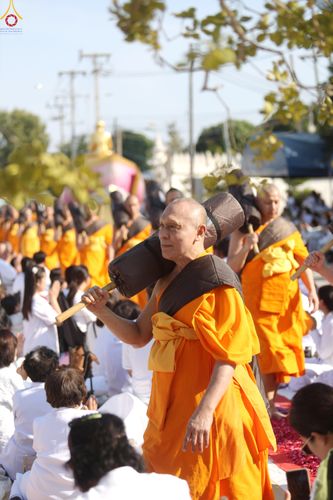 ภาพ No.292933:วันที่ 11 มกราคม พ.ศ. 2569 พิธีต้อนรับพระธรรมยาตรา ณ อนุสรณ์สถานลำดับที่ 3 (ภาพชุดที่ 2) สถานที่เกิดในเพศสมณะ วัดสองพี่น้อง อำเภอสองพี่น้อง จังหวัดสุพรรณบุรี ในโครงการธรรมยาตรา กตัญญูบูชา มหาปูชนียาจารย์ พระมงคลเทพมุนี(สด จนฺทสโร) พระผู้ปราบมาร อนุสรณ์สถ