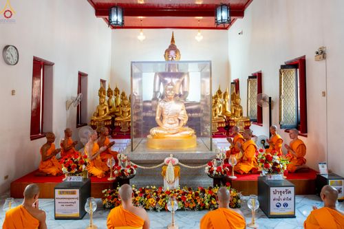 ภาพ No.296818:วันที่ 17 มกราคม พ.ศ. 2569 พิธีจุดประทีปถวายเป็นพุทธบูชา และบูชาธรรมมหาปูชนียาจารย์  ณ วัดโบสถ์บน ต.บางคูเวียง จ.นนทบุรี อนุสรณ์สถานลำดับที่ 4 สถานที่เกิดด้วยกายธรรม ในโครงการธรรมยาตรา กตัญญูบูชา มหาปูชนียาจารย์ พระมงคลเทพมุนี(สด จนฺทสโร) พระผู้ปราบมาร อ