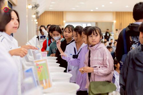 ภาพ No.274056:วันที่ 21 พฤศจิกายน พ.ศ. 2568 รวมพลังเด็กดี V-Star ผู้นำฟื้นฟูศีลธรรมโลก ประจำปี 2568 จังหวัดชลบุรี ณ ธุดงคสถานชลบุรี อำเภอศรีราชา จังหวัดชลบุรี