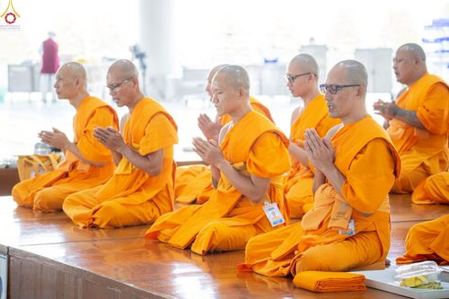 ภาพ No.247402:วันจันทร์ที่ 22 กันยายน พ.ศ. 2568 (วันพระ แรม 15 ค่ำ เดือน 10) พิธีบุพเปตพลี ครั้งที่ 170 ร่วมอุทิศบุญแด่หมู่ญาติที่ล่วงลับไปแล้ว และสืบทอดอายุพระพุทธศาสนา ณ หอฉันคุณยายอาจารย์ฯ วัดพระธรรมกาย