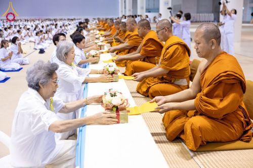 ภาพ No.127347:พิธีมุทิตาสักการะ พระครูปลัดรัตนวีรวัฒน์ เจ้าอาวาสวัดพระธรรมกาย วันอาทิตย์ที่ 3 มีนาคม พ.ศ. 2567