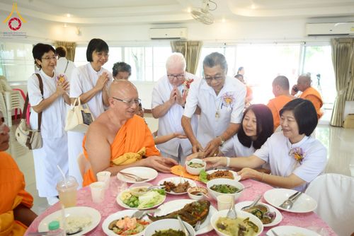 ภาพ No.270253:วันอาทิตย์ที่ 9 พฤศจิกายน พ.ศ. 2568 พิธีทอดผ้าป่าสร้างองค์พระเจดีย์สระบุรี สถาปนาองค์พระเจดีย์ เพื่อสร้างสันติภาพโลก ณ ศูนย์ปฏิบัติธรรมสระบุรี อ.พระพุทธบาท จ.สระบุรี