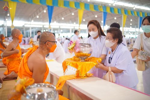 ภาพ No.76658:พิธีถวายโคมมาฆประทีป น้อมถวายเป็นพุทธบูชา แด่คณะพระภิกษุ สามเณร วัดพระธรรมกาย วันที่ 25 กุมภาพันธ์ พ.ศ. 2566