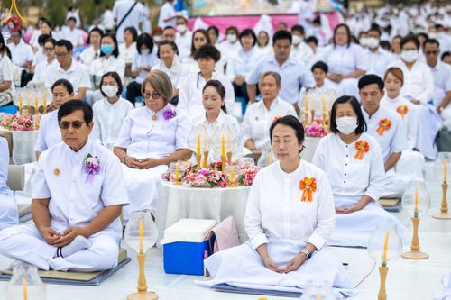 ภาพ No.118203:พิธีจุดประทีปถวายเป็นพุทธบูชา และบูชาธรรมมหาปูชนียาจารย์ พระมงคลเทพมุนี(สด จนฺทสโร) วันที่ 24 มกราคม พ.ศ. 2567 ณ อนุสรณ์สถานบางปลา อ.บางเลน จ.นครปฐม
