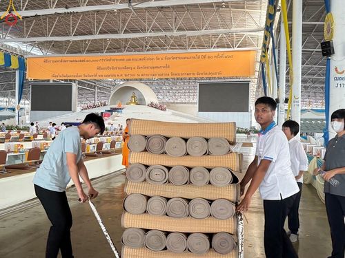 ภาพ No.59659:V.39 ทุ่มสุดใจ ธรรมชัย 80 ปี การเตรียมงาน การปฏิบัติงาน ของเจ้าหน้าที่หน่วยงานต่างๆ เพื่อพิธีฉลองอายุวัฒนมงคล 80 ปี หลวงพ่อธัมมชโย และรับถวายมหาสังฆทาน 10,000 กว่าวัดทั่วประเทศ ในวันคุ้มครองโลก จันทร์ที่ 22 เมษายน พ.ศ. 2567