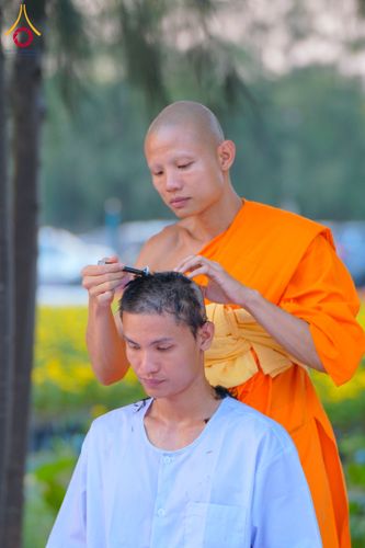 ภาพ No.135325:พิธีปลงผม ธรรมทายาท ระดับอุดมศึกษา รุ่นที่ 51 ภาคฤดูร้อน ณ วัดพระธรรมกาย จ.ปทุมธานี วันเสาร์ที่ 6 เมษายน พ.ศ. 2567